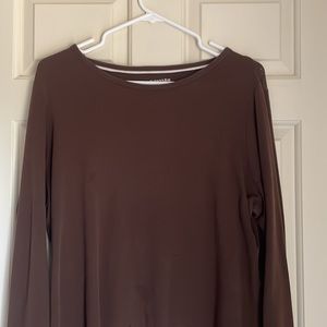 St. John’s Bay Brown longsleeved T-shirt. Size petite large. Good condition